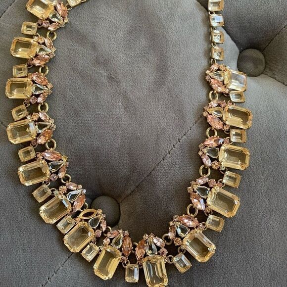 J Crew Cluster drop stone necklace peach color - Picture 3 of 9